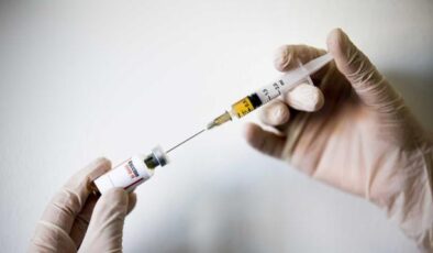 65 yaş üstü ve kronik hastalığı olanlar aşı sıralarını e-Nabız’dan görebilecek