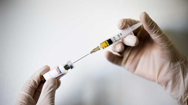 65 yaş üstü ve kronik hastalığı olanlar aşı sıralarını e-Nabız'dan görebilecek