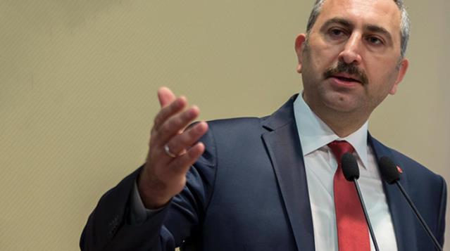 Adalet Bakanı Gül: Kaynar kazanı döküyor serbest kalıyor, süt kazanına giriyor tutuklanıyor