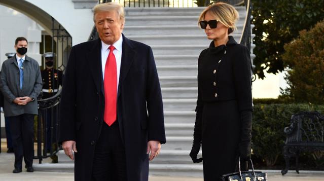 Beyaz Saray'a veda eden Melania Trump'ın simsiyah giyinmesi dikkat çekti