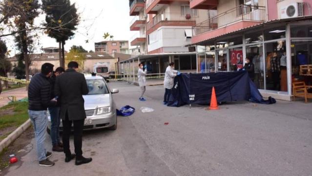 İzmir'de dehşet! Sokakta tartıştığı babasını başına sopayla vurarak öldürdü