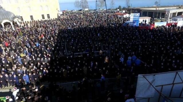 Koronadan hayatını kaybeden Karadeniz’in kanaat önderlerinden Nuri Genç’in cenazesine binlerce kişi katıldı