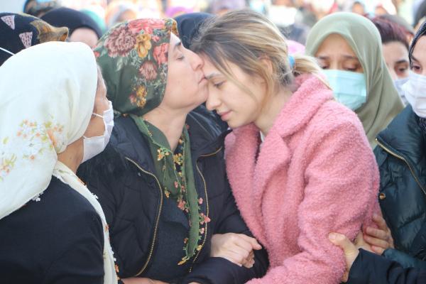 Yorgun mermi kurbanı Büşra'nın cenazesinde yürek yakan sözler: Bizi birbirimizden ayırmayın