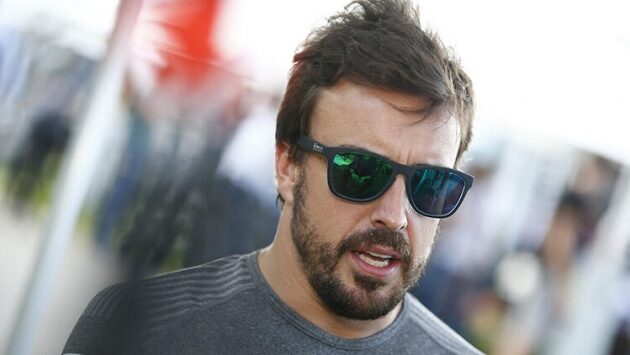 Fernando Alonso bisiklet sürerken trafik kazası geçirdi