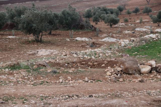Göbeklitepe'de tarlasına metal blok yerleştirilen çiftçi: Bir helallik bile almadan ortadan kayboldular