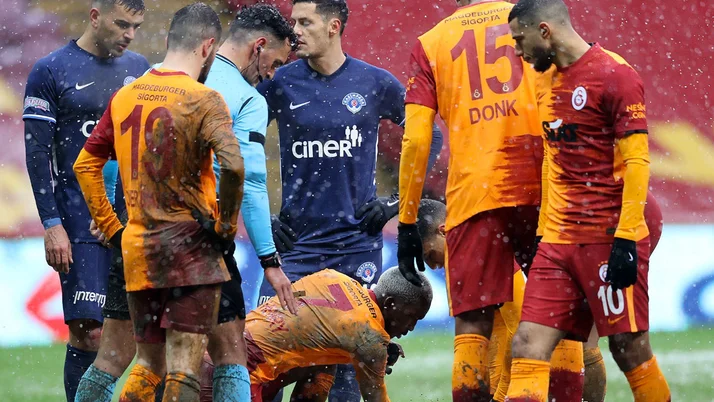Sinan Engin’den Galatasaray – Kasımpaşa maçındaki penaltı pozisyonuna olay yorum