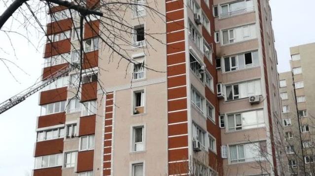 Son Dakika: Apartmandakiler panikle dışarıya koştu! Bahçelievler'de 14 katlı binada patlama - Son Dakika