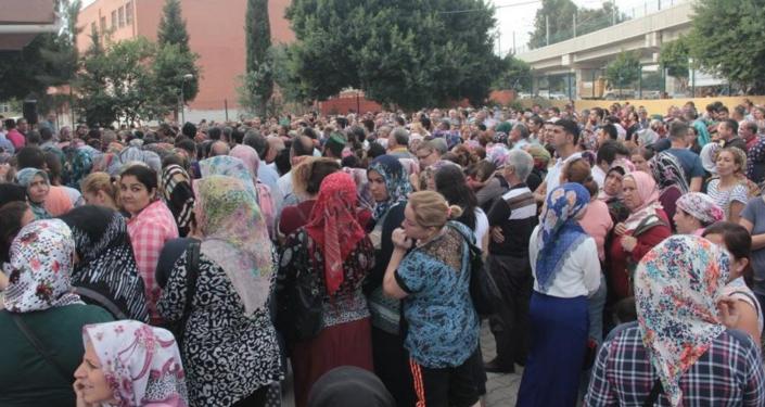 Adana Büyükşehir Belediyesi’nin açtığı 200 kişilik iş ilanına 52 bin başvuru geldi: ‘Gençler ne yapsın, çaresiz’