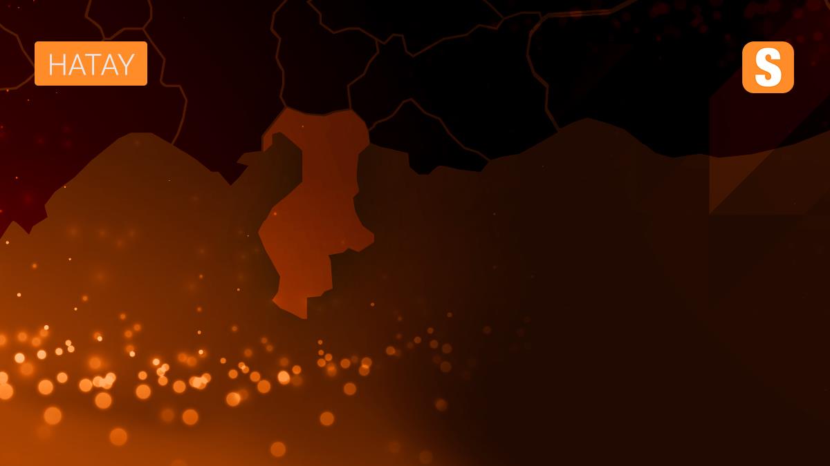 Hatay’da park halindeki motosiklette çıkan yangın binaya sıçradı