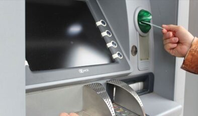 İstanbul’da bir ATM’ye yerleştirilmiş kart kopyalama cihazı bulundu