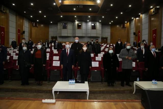 Kayseri'de şehiri aileleri ve gazilere 'Devlet Övünç Madalyaları' verildi