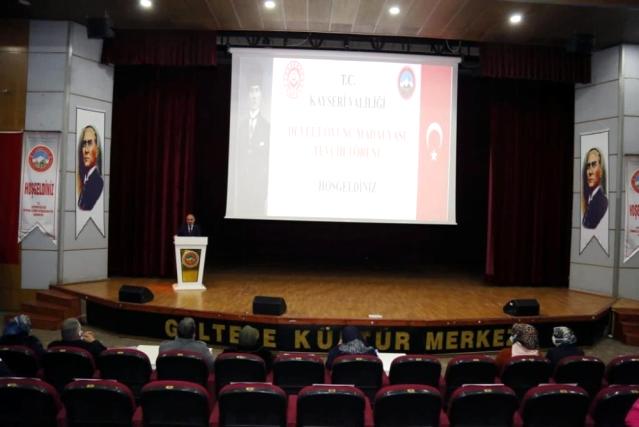 Kayseri'de şehiri aileleri ve gazilere 'Devlet Övünç Madalyaları' verildi