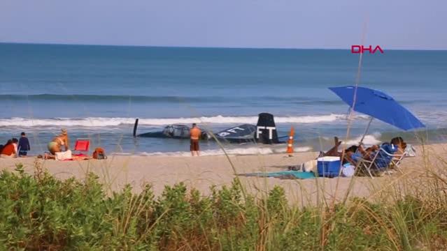 ABD'de motor arızası yaşayan gösteri uçağı denize zorunlu iniş yaptı