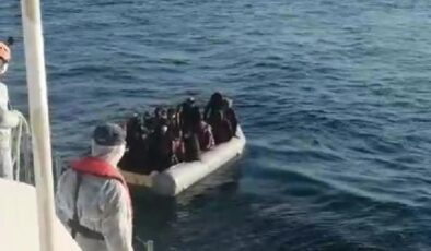 Çeşme ve Dikili’de 94 kaçak göçmen yakalandı, 23 göçmen de kurtarıldı