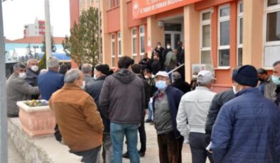 Karaman’da çiftçilerin hafta sonu kısıtlaması için izin belgesi sorunu yaşandı