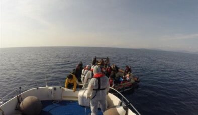 Seferihisar açıklarında 59 kaçak göçmen kurtarıldı