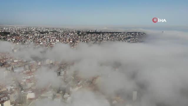 Şehir sis bulutları altında kaldı