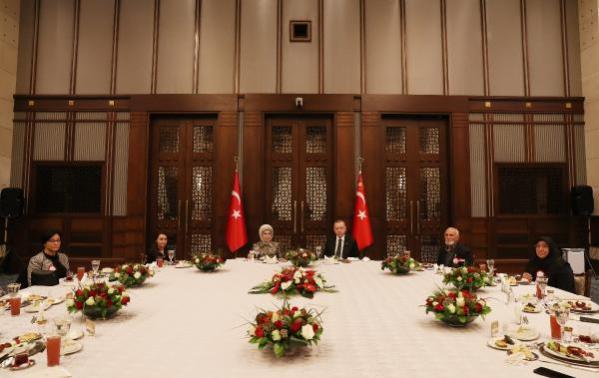 Son dakika: Erdoğan, şehit aileleriyle iftar yaptı