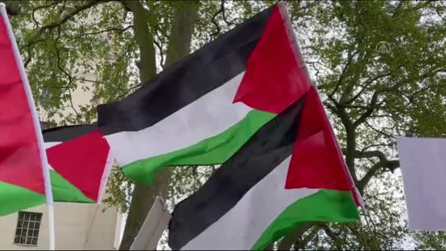 İngiltere'de İsrail karşıtı gösteride gerginlik