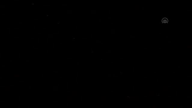 Starlink Leo Uyduları'nın geçişi sırasında gökyüzünde parlamalar oluştu