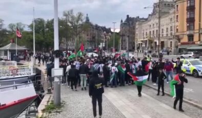 STOCKHOLM – İsveç’te, İsrail’in Filistin’e yönelik saldırıları protesto edildi