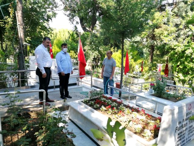 AK Partili Bekle'den Babalar Günü'nde anlamlı ziyaret