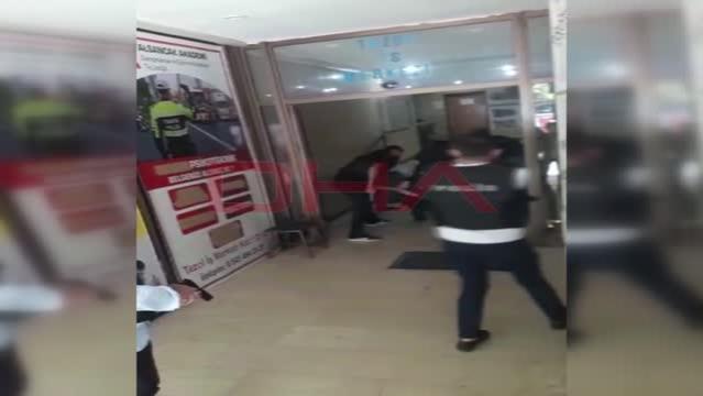 İzmir'de, HDP il binasında silahlı saldırı: 1 ölü (8)