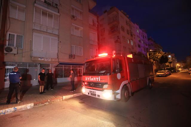 Son dakika haberleri! Antalya'da balkonunda yangın çıkardığı iddia edilen kişi gözaltına alındı