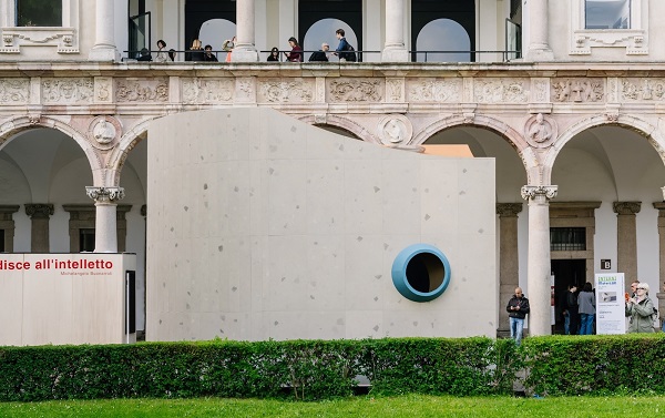 VitrA, Milano’daki 20. yılını ışıkla şekillenen bir deneyimle taçlandırdı