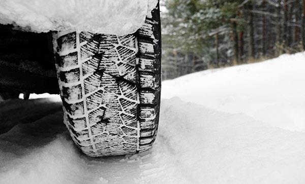 Continental kış lastikleri bir ilke imza atarak Kars’ta snowboard’a meydan okudu!