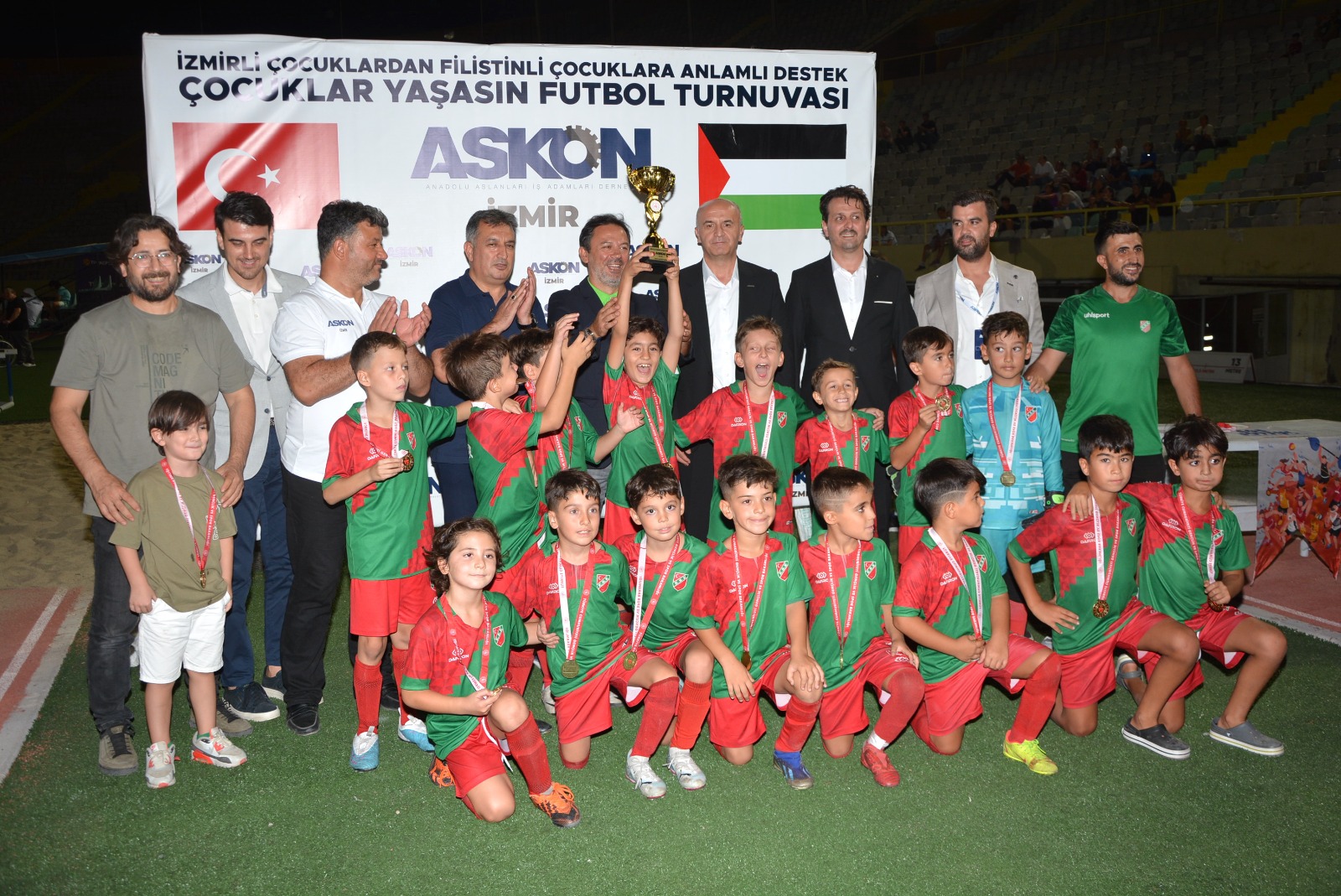 Çocuklar Yaşasın Futbol Turnuvasında Kupalar Sahiplerini Buldu