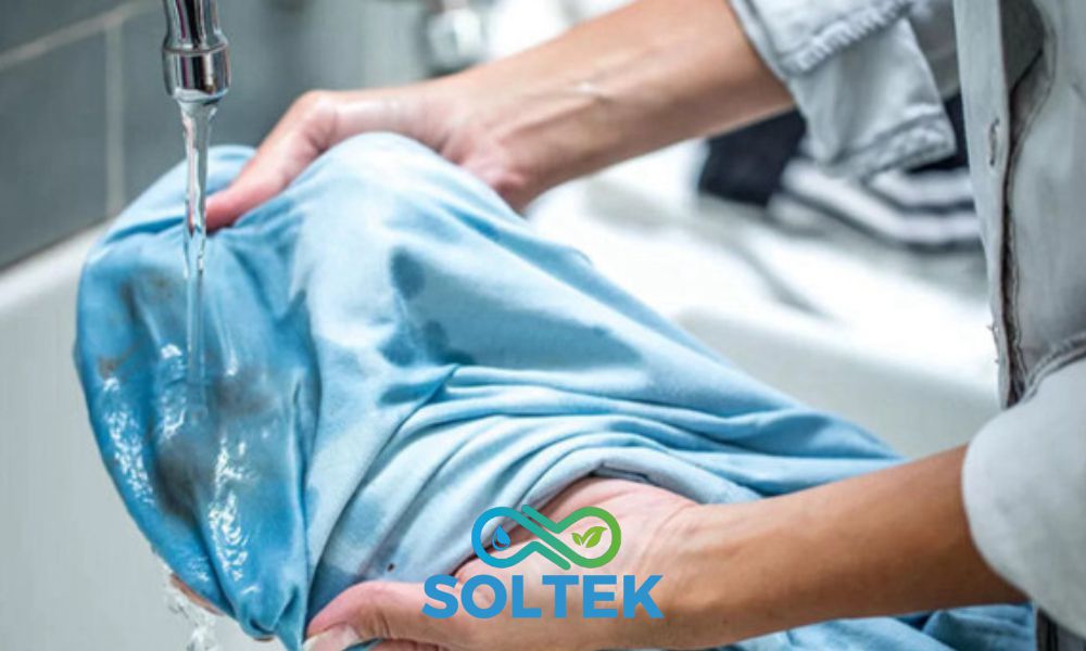 Renkli Kıyafetlerden Yağ Lekesi Nasıl Çıkar?