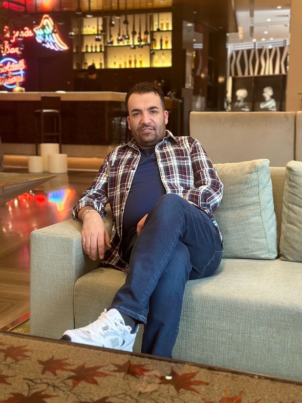 Çelik Takı Piyasasında Rekabet: Yasin Topçu’nun Başarı Stratejileri